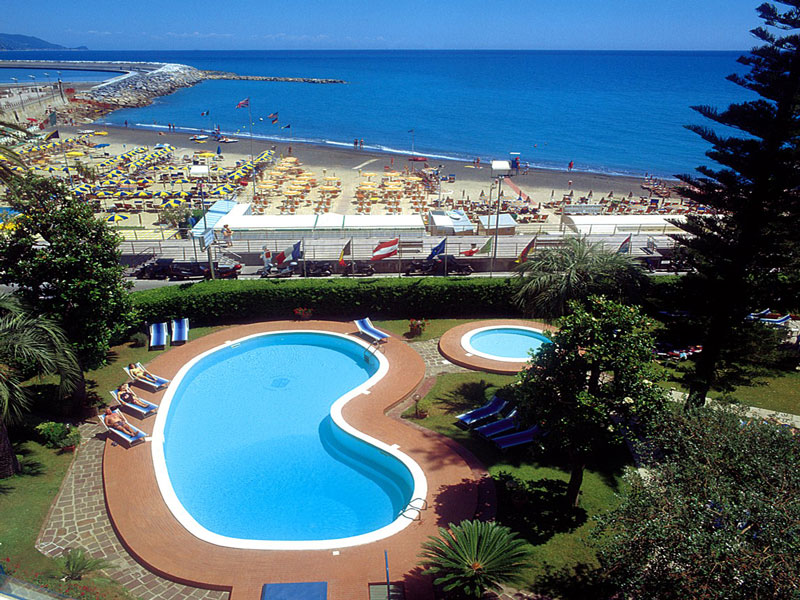 gardenlidoloanopoolbeach01web