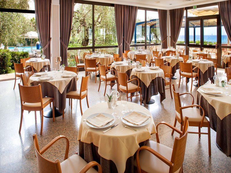 dianamajesticdianomarinarestaurant01web