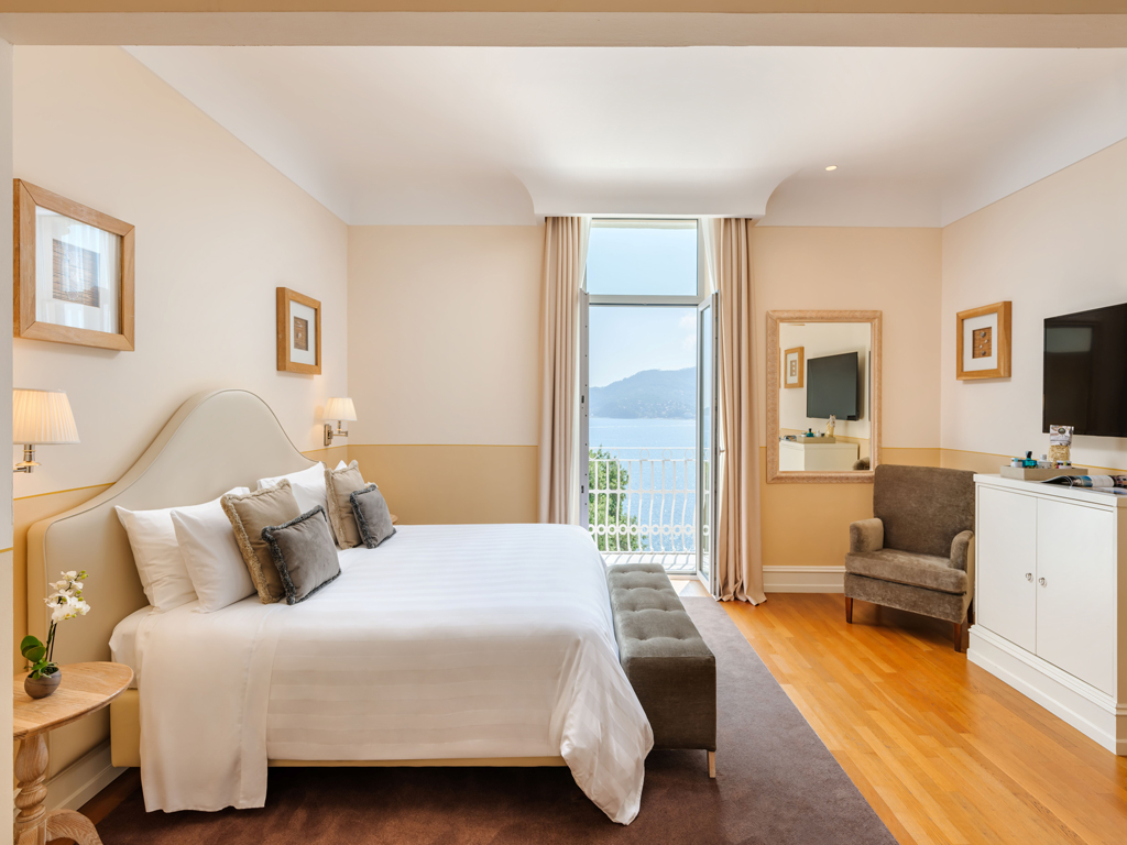 junior suite sea front web