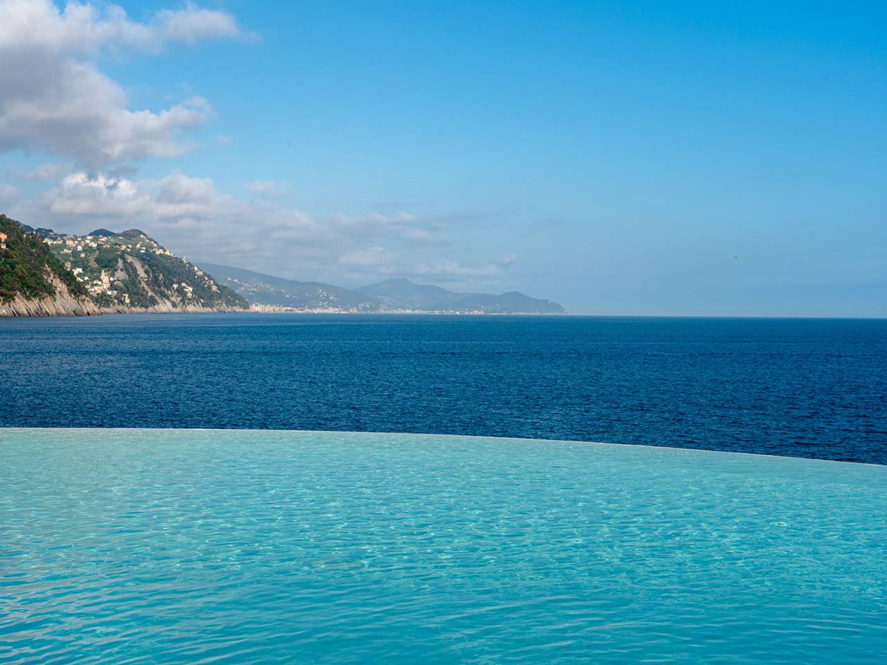 outdoorpool1 web