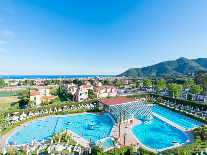 vista panoramica piscine loano 2 villageweb