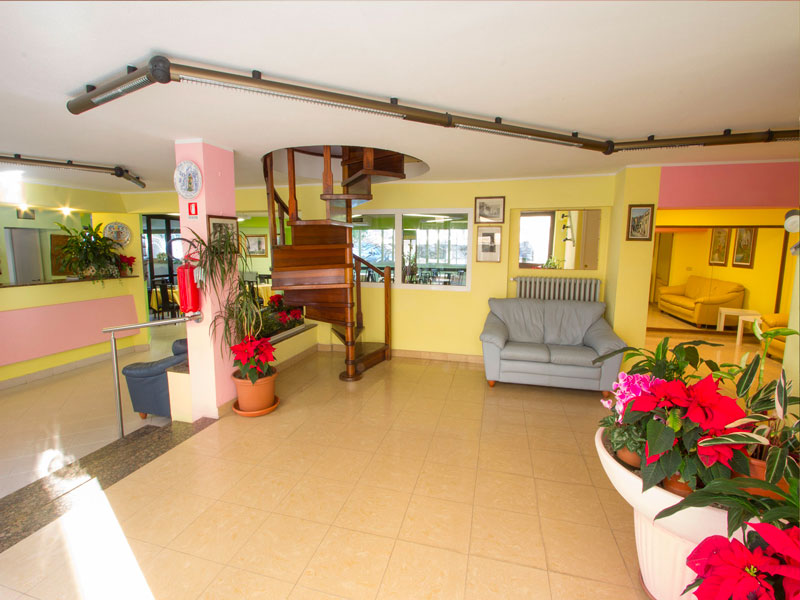 hall bristol hotel pietra ligure economico portatori handycap liguriaweb