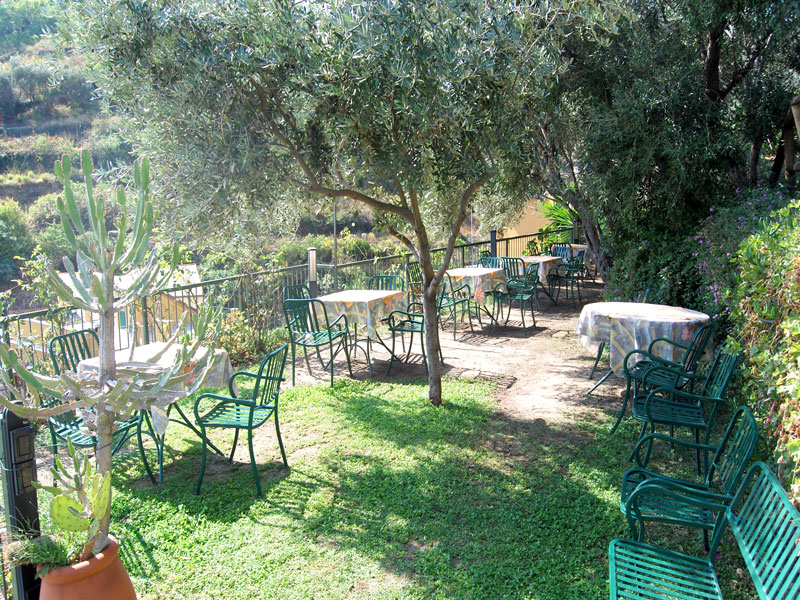 degliamicimonterossogarden02web