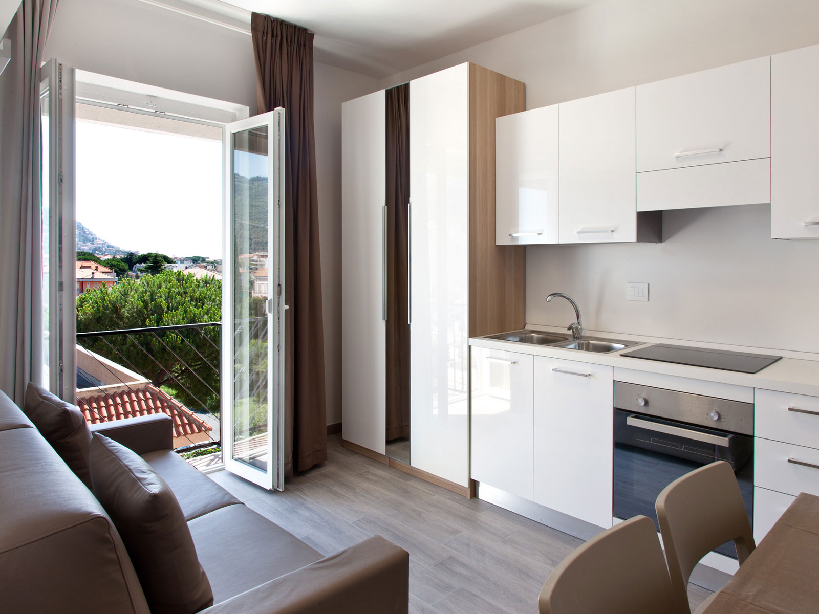 hermitagepietral2roomapt4paxcomfort01web