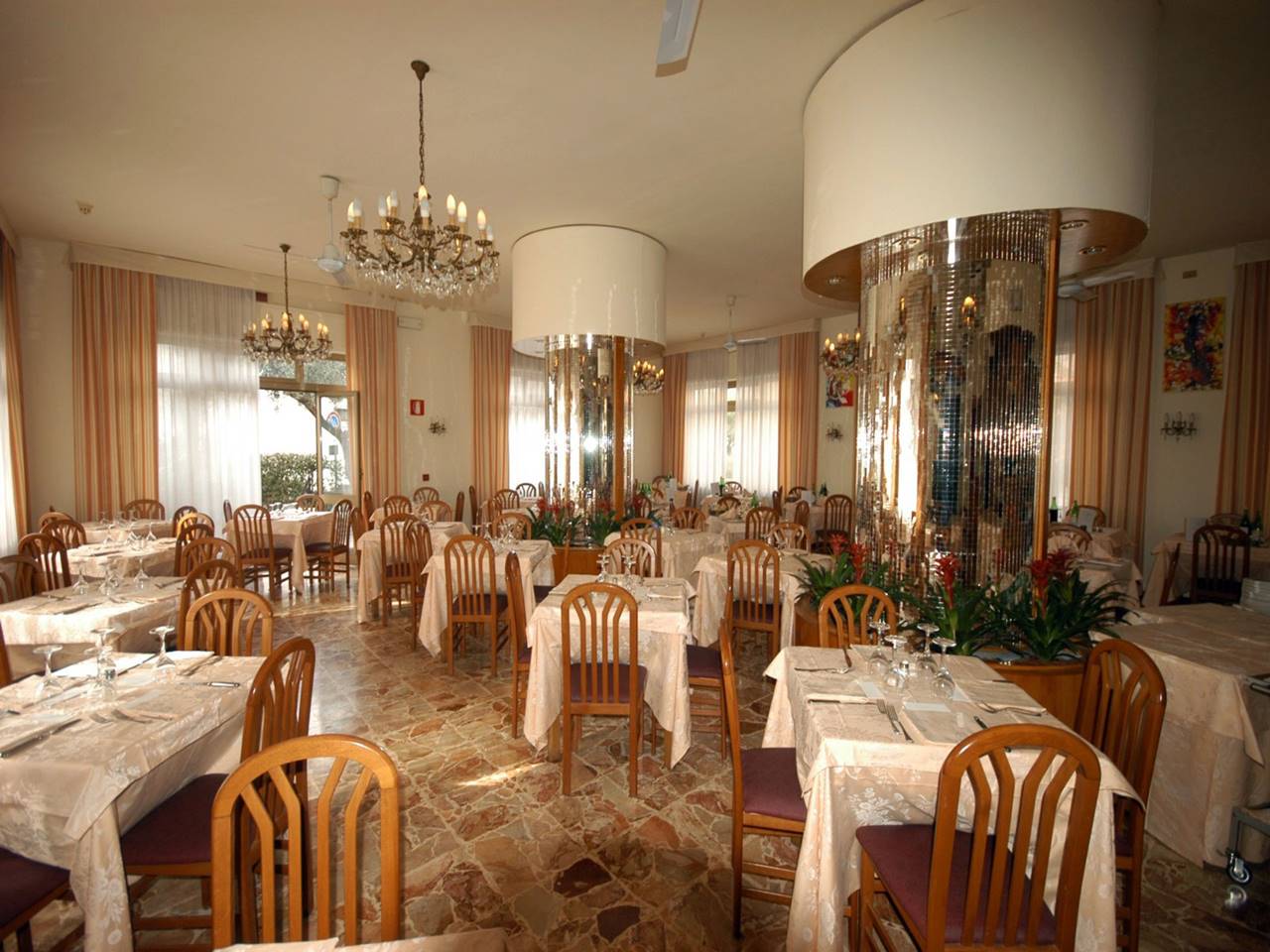 kristaldianomrestaurant01web