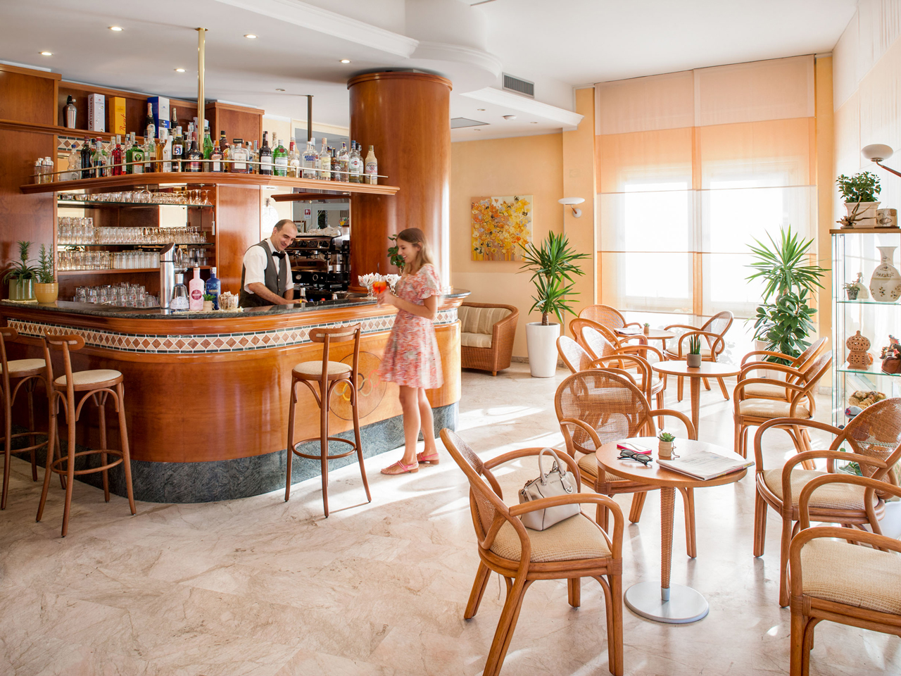 bar 019 web