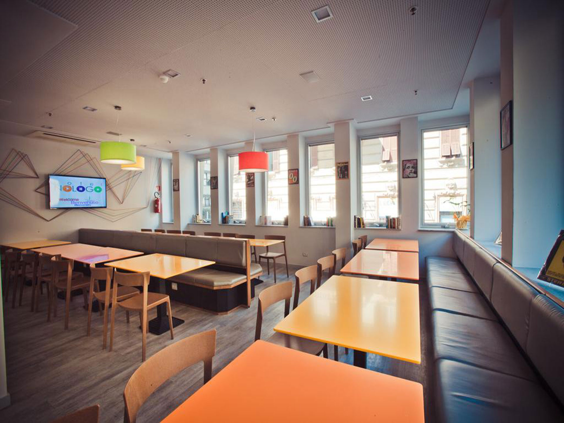 32637639web