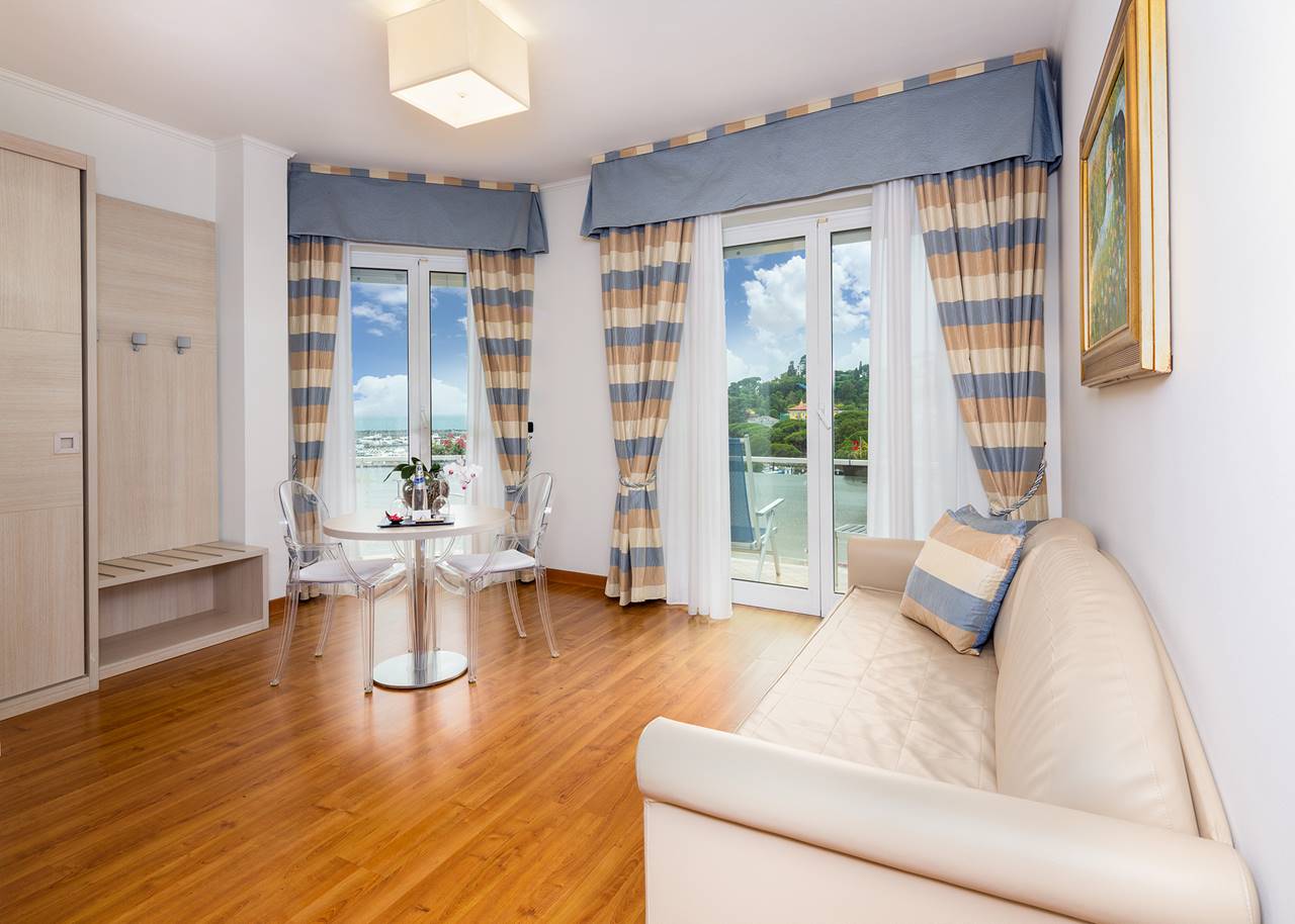 20 junior suite