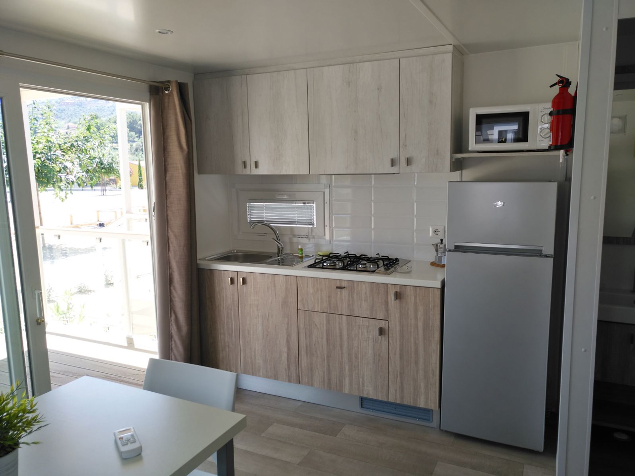 rebi village mobilhome kitchen web