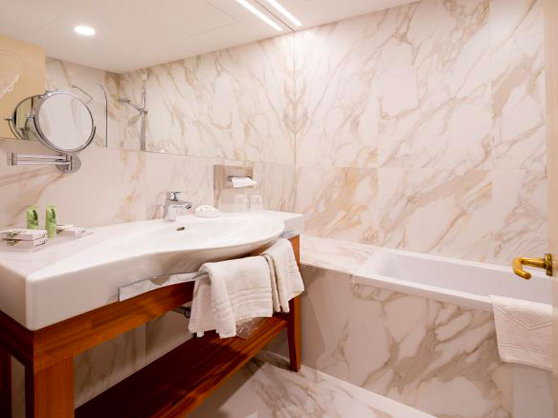 bagno camera hotel nazionaleweb