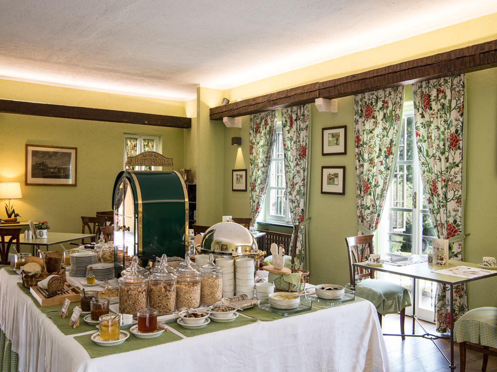 breakfast room web