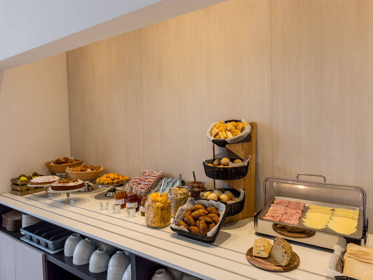 hotel savona breakfast room 2 web