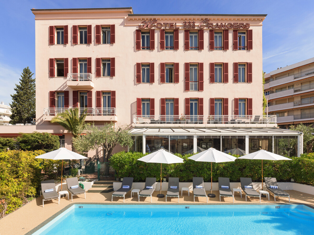 facade et piscine   best western hotel des orangers herve fabre 1200px web