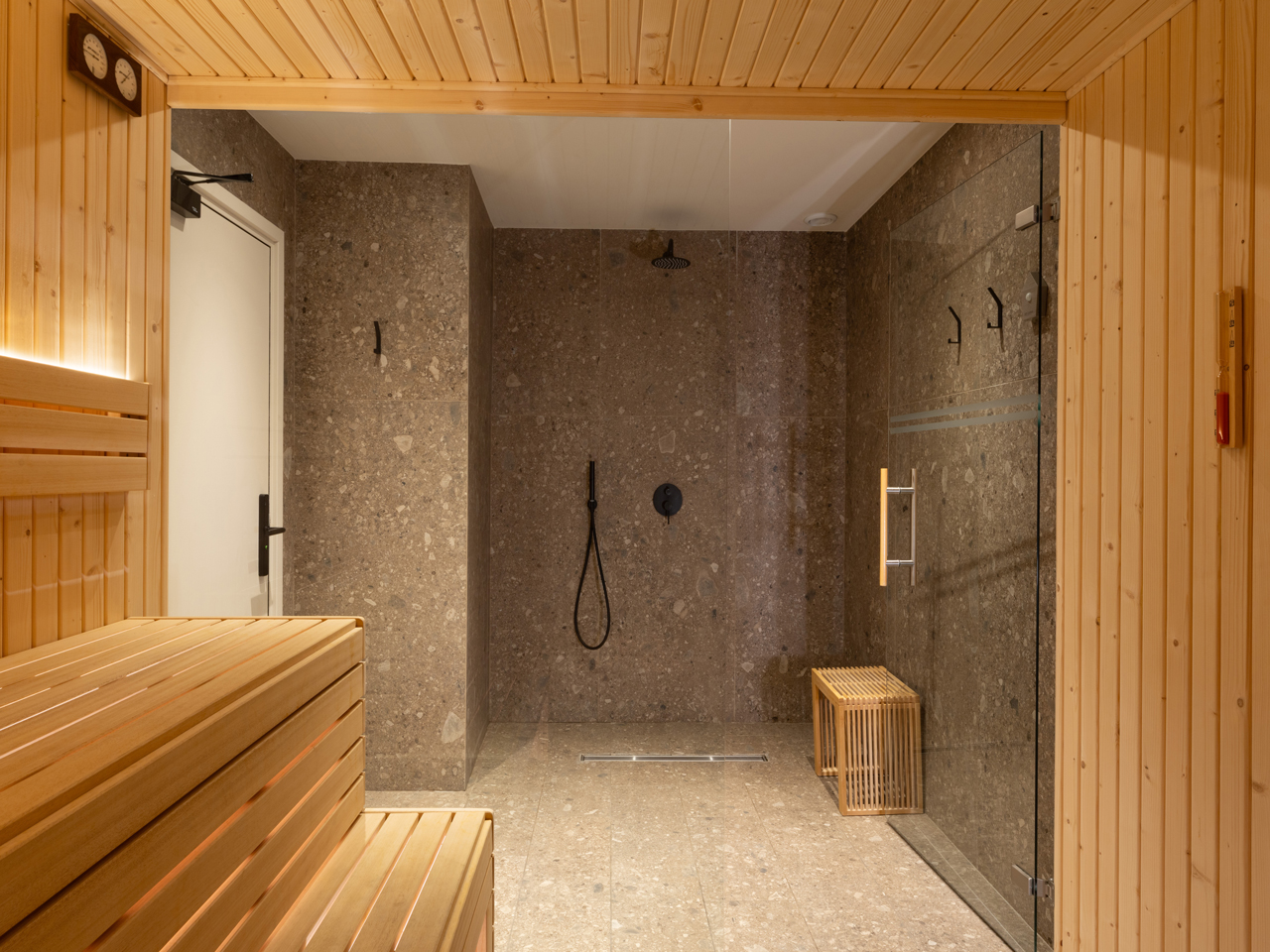  18a5144 hotel yelo marengo md web