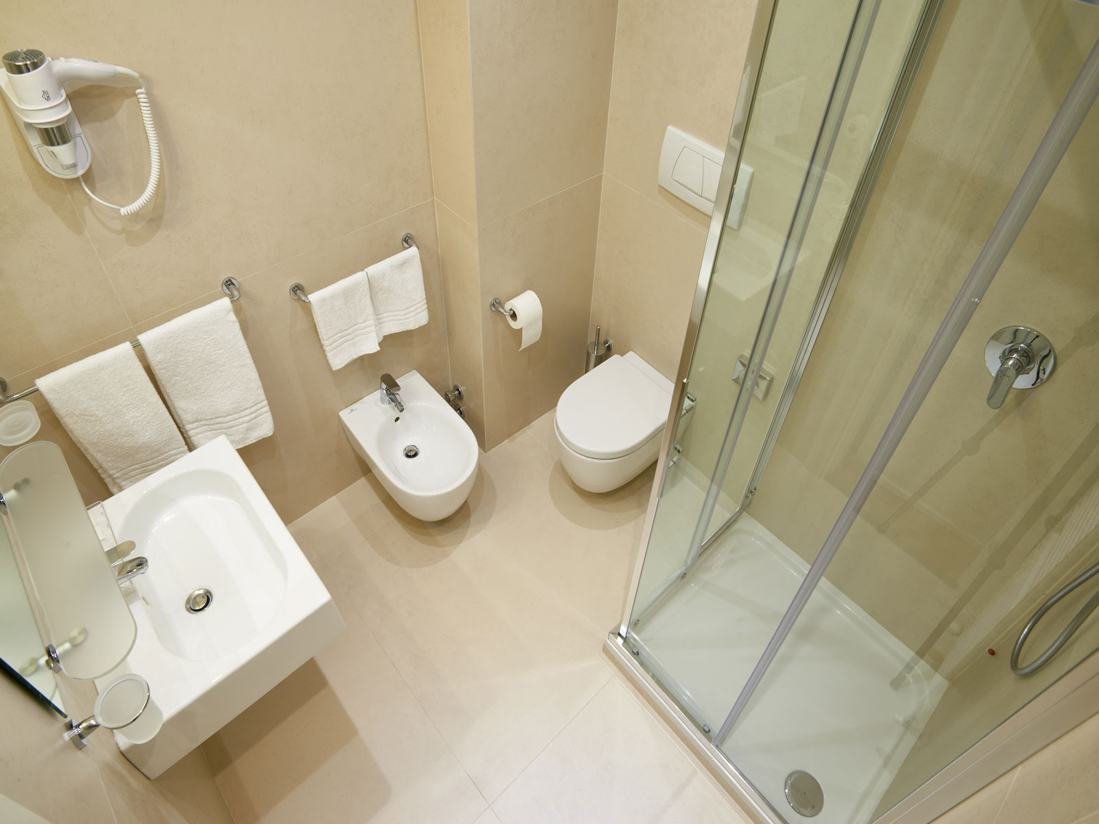 hotel como bathroom double altaweb