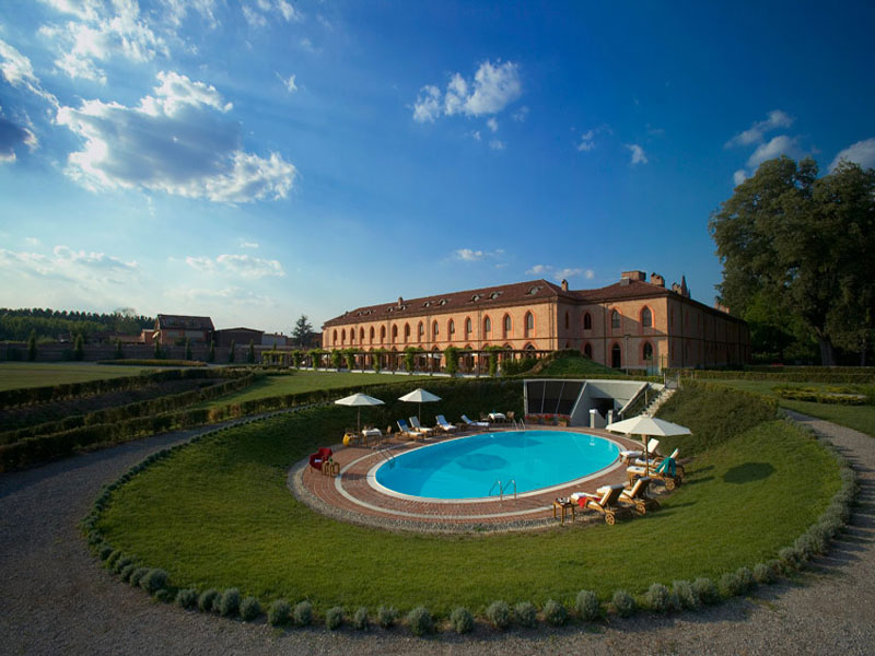 vista facciata da piscina web