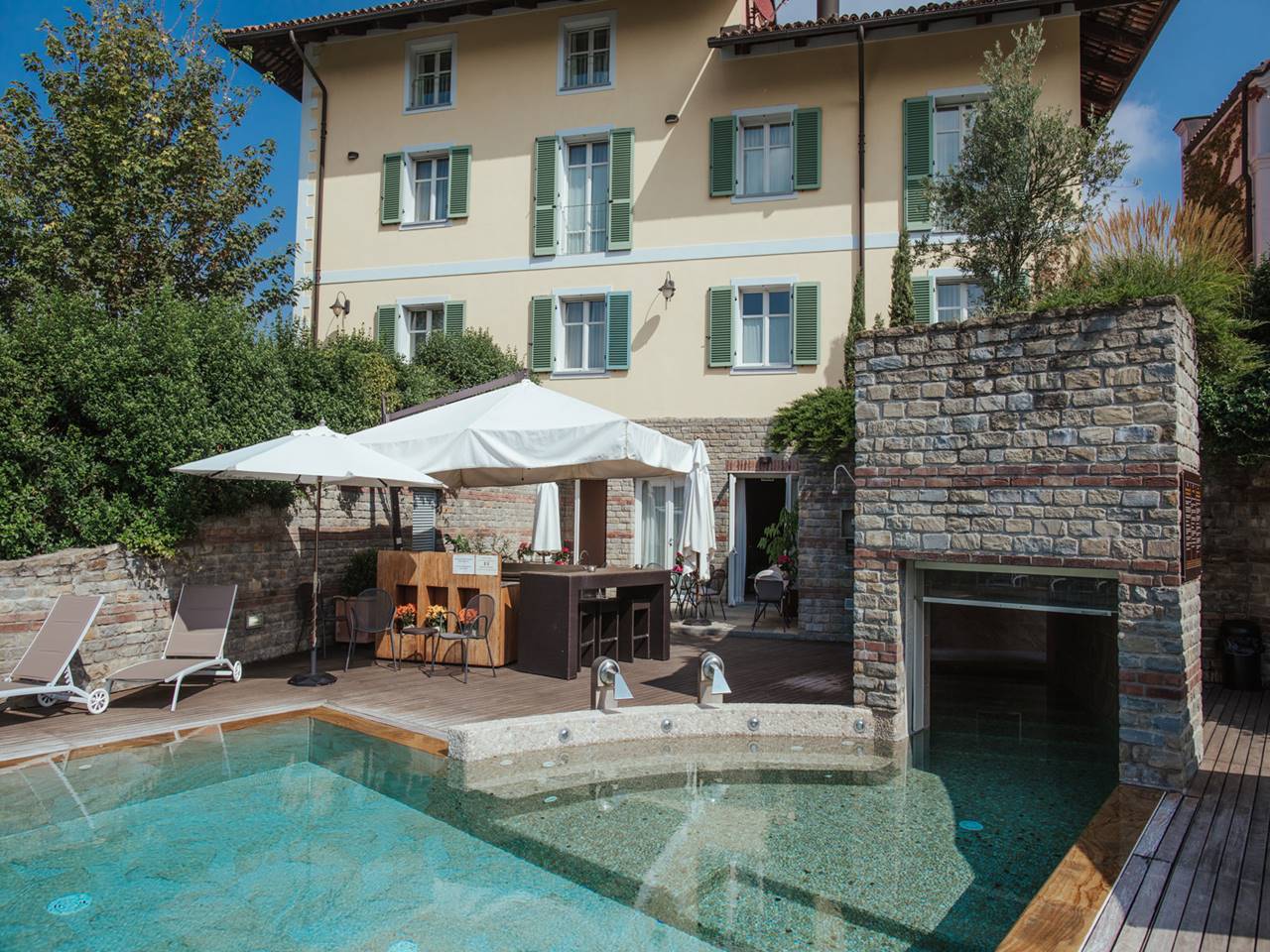 access to the pool from insideweb