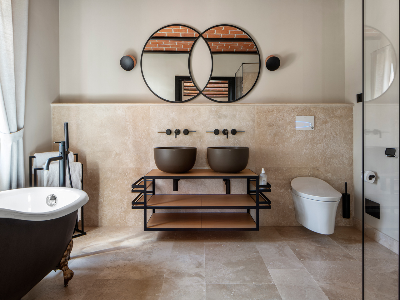 suite superior semi di girasole bathroom web